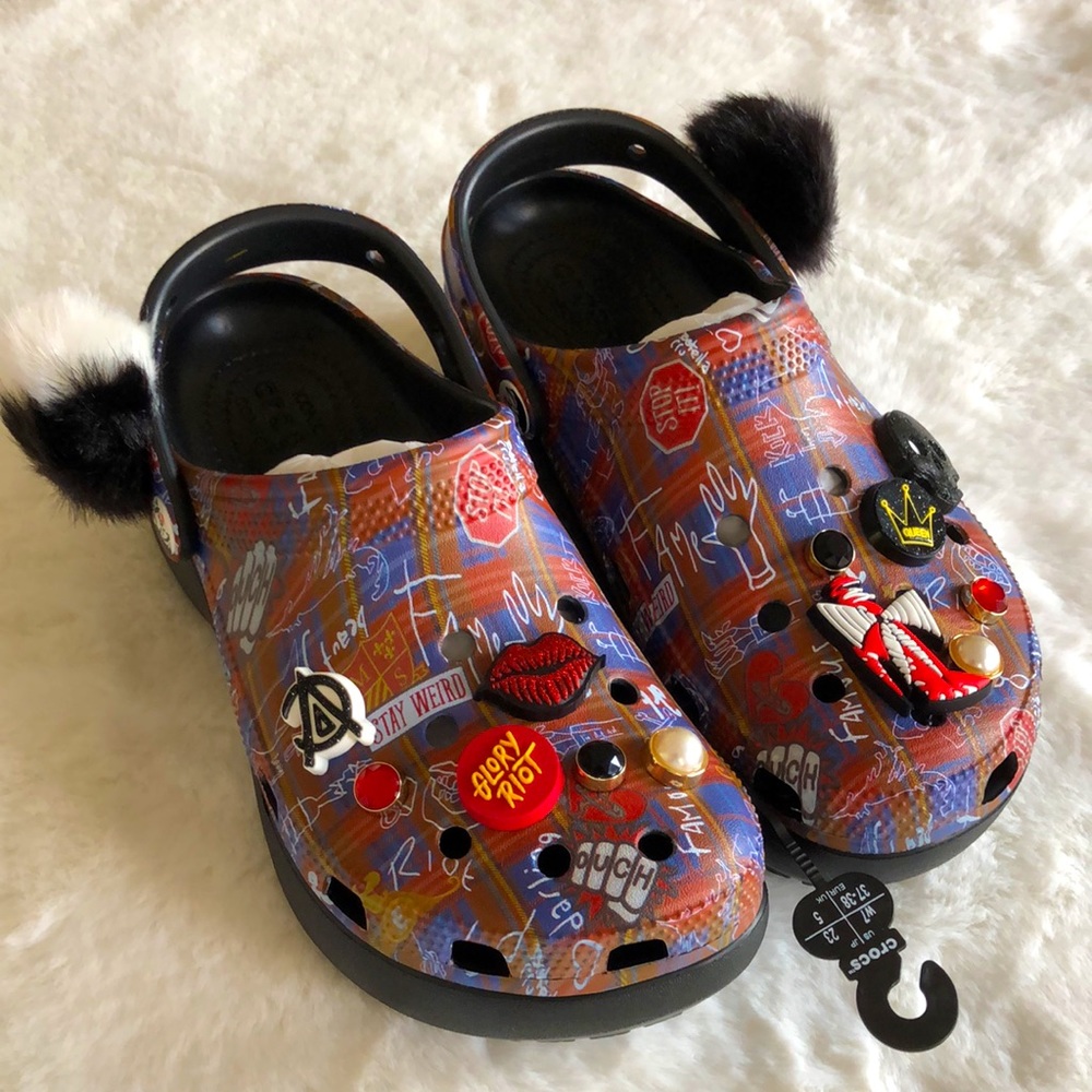 Disney 101 Dalmatians Cruella de Vil Platform Crocs Limited Edition NWT - Picture 9 of 12